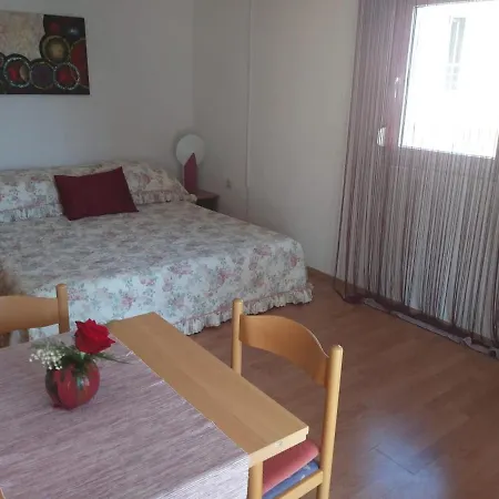 Simic Apartament *
